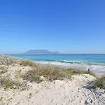 Top Floor Beachfront W Views, Blouberg, 51 Beach Break