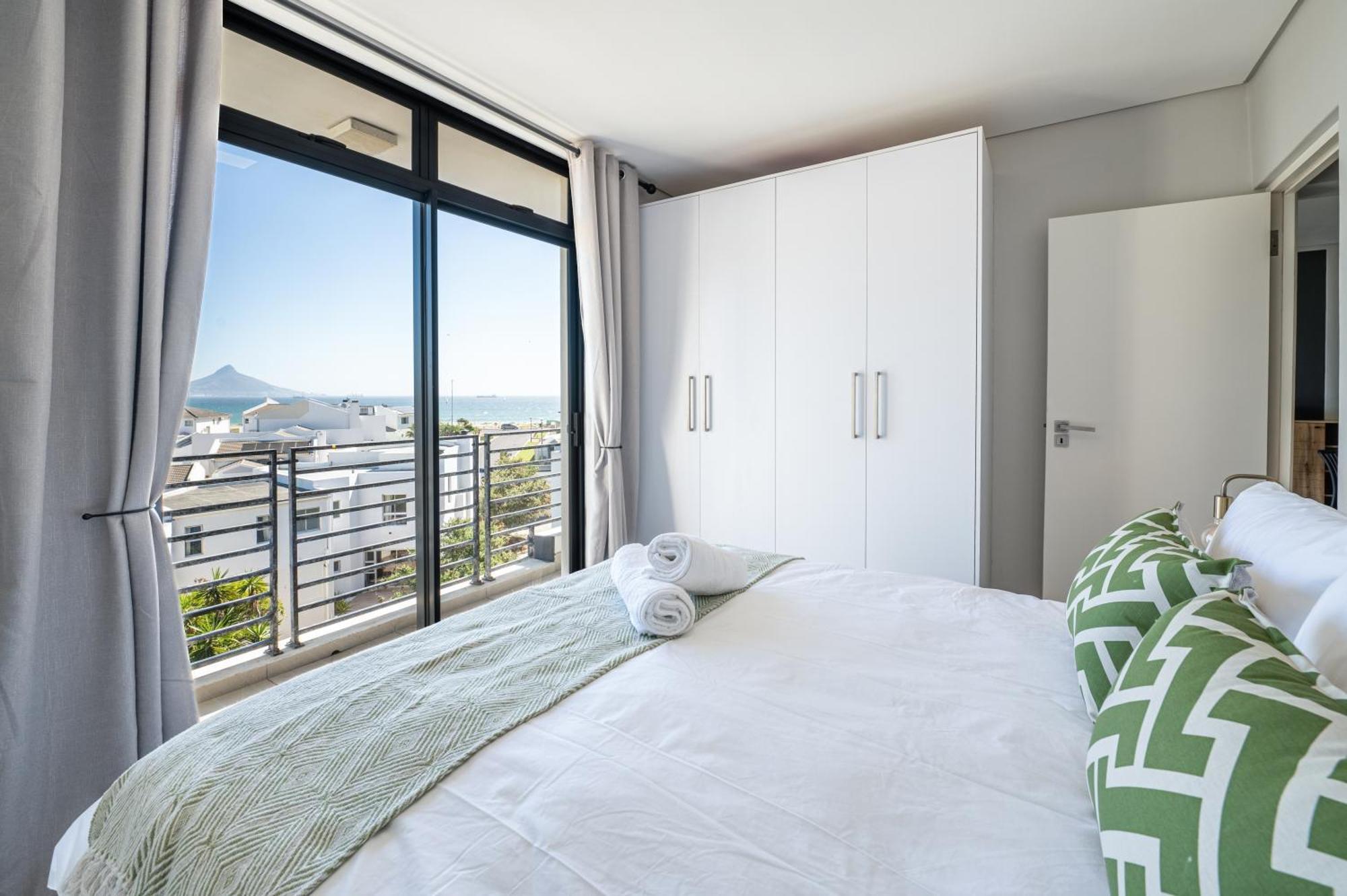 Floor Beachfront W Views, Blouberg, 51 Break Apartment *
