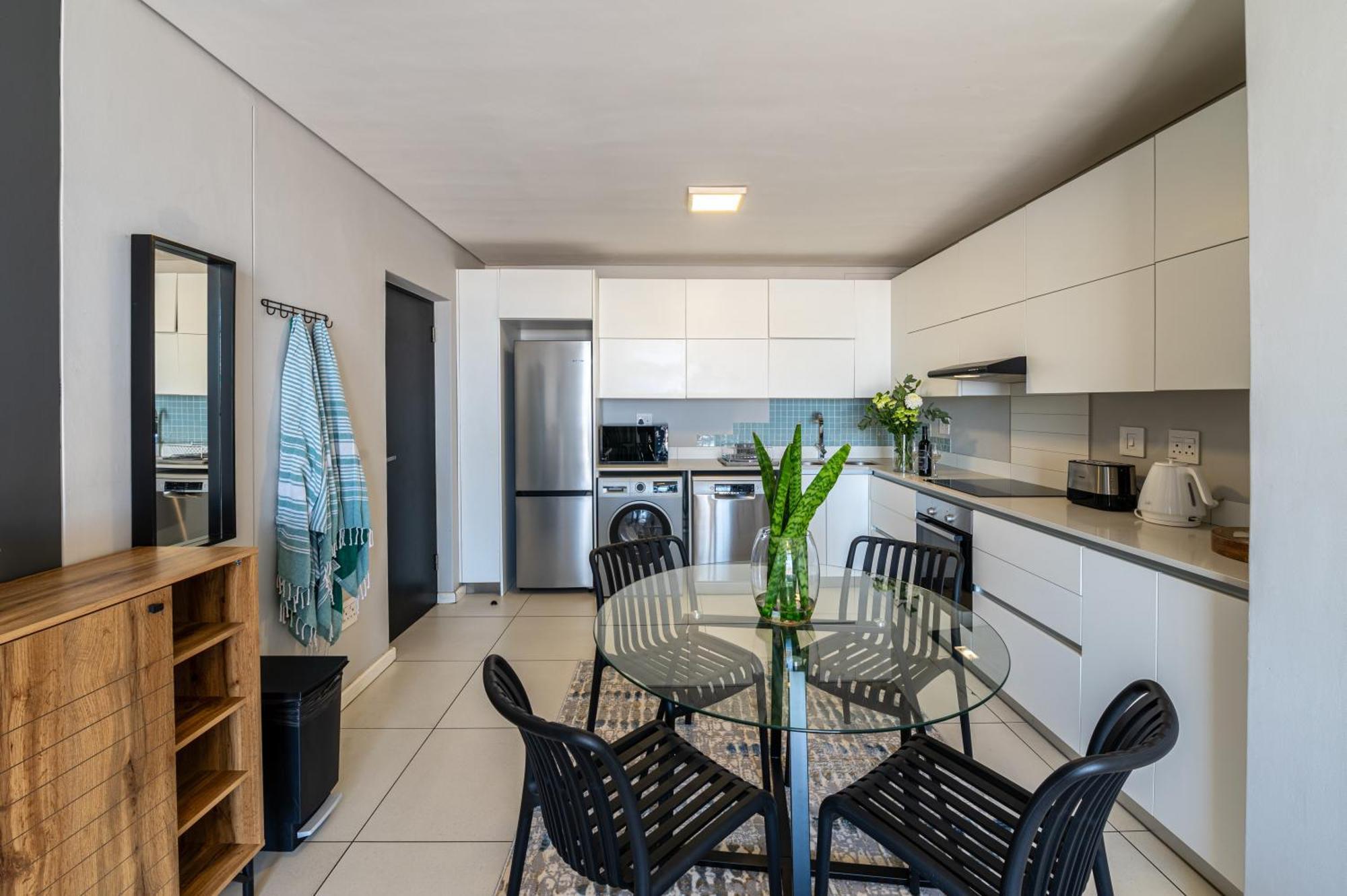 Floor Beachfront W Views, Blouberg, 51 Break Apartment Cape Town